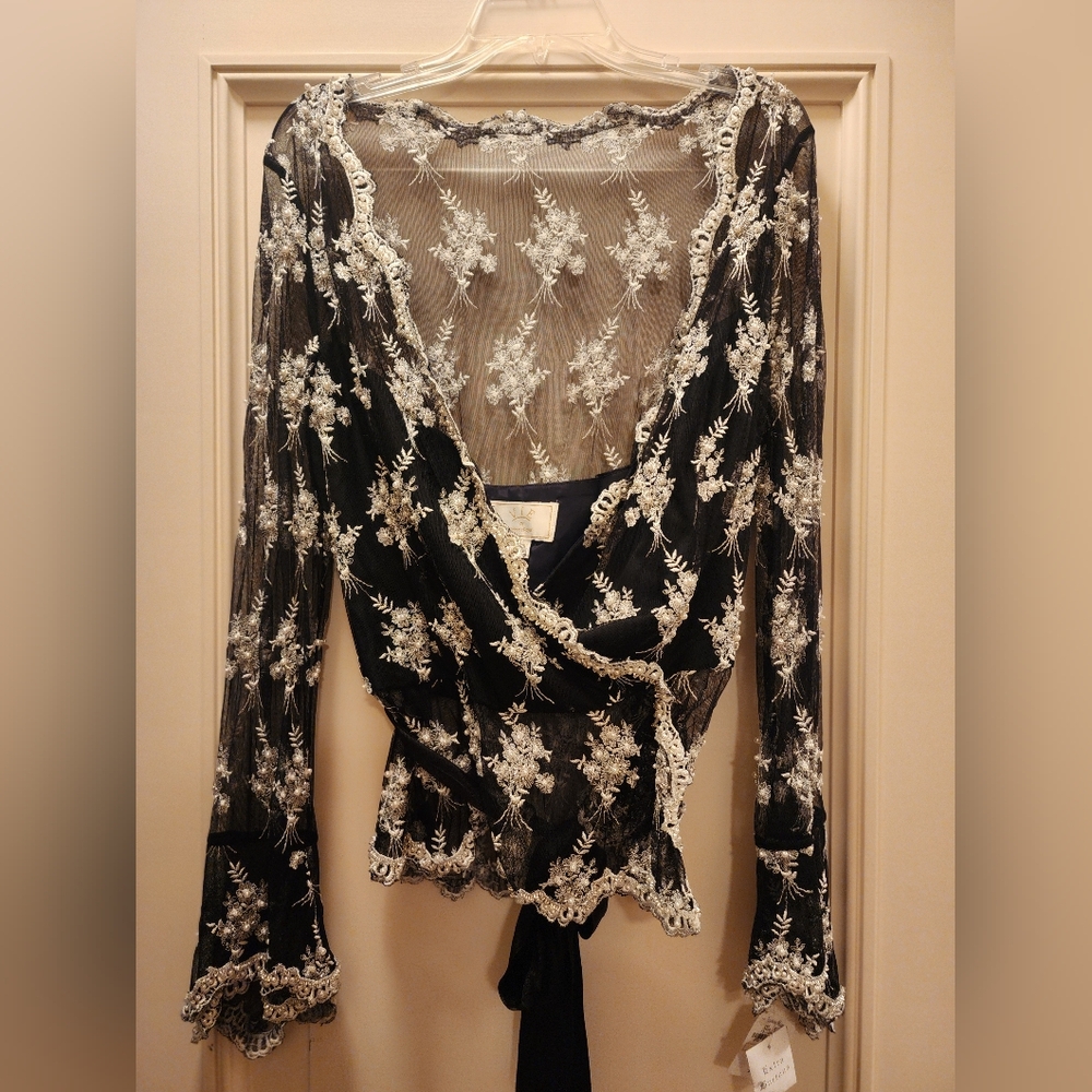 NWT Vie top